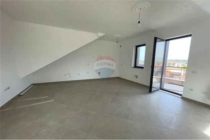 Tirane, shitet apartament 3+1+Ballkon , 214 m² 270.000 € 