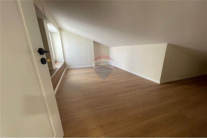 Tirane, shitet apartament 2+1+Ballkon , 130 m² 170.000 € 