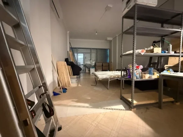Tirane, shitet ambjent biznesi Kati 0, 103 m² 169.000 € (laprake)