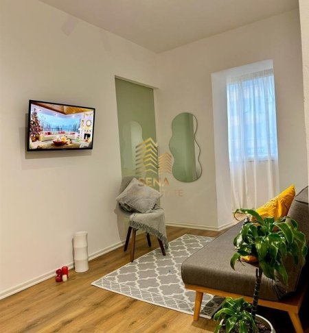 Tirane, jepet me qera apartament 1+1 Kati 2, 45 m² 550 € (Rruga Sami Frasheri)
