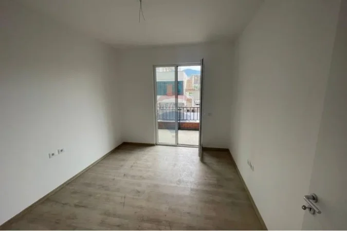 Tirane, shitet apartament 2+1+Ballkon , 106 m² 127.500 € 