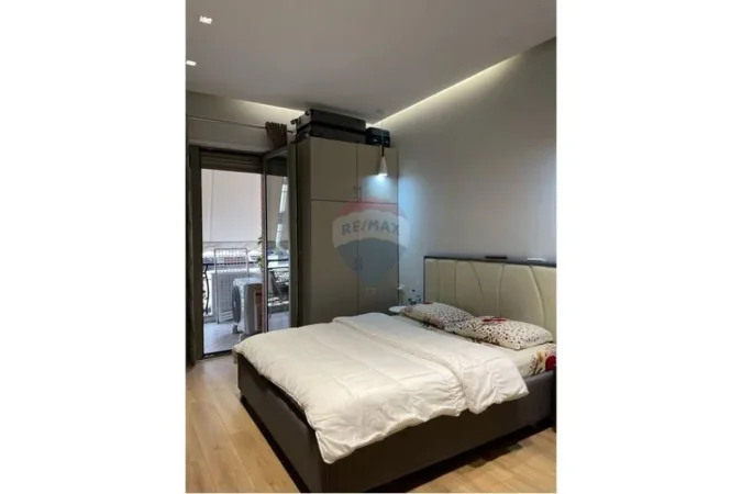 Tirane, shitet apartament 1+1+Ballkon , 77 m² 234.000 € 