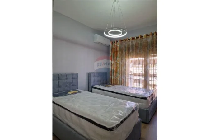 Tirane, shitet apartament 2+1+Ballkon , 122 m² 340.000 € 