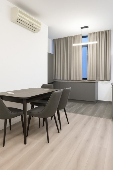 Tirane, jepet me qera apartament 1+1 , 60 m² 650 € 