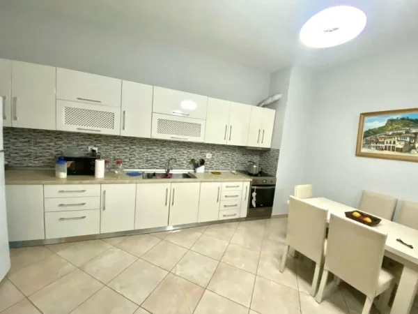 Tirane, shitet apartament 2+1 , 116 m² 145.000 € (Pasticeri Melisa)