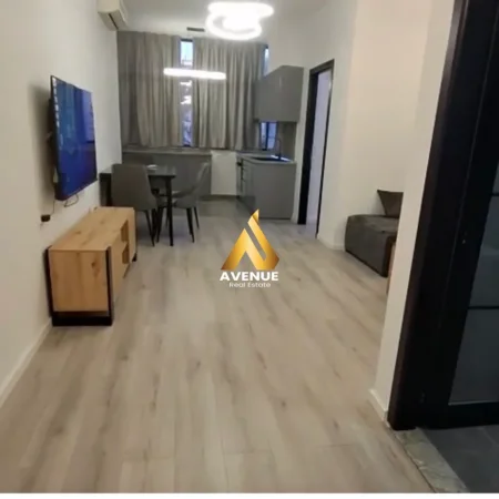 Tirane, jepet me qera apartament 1+1+Ballkon Kati 2, 90 m² 650 € (bulevardi zogu 1)