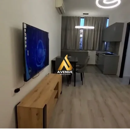 Tirane, jepet me qera apartament 1+1+Ballkon Kati 2, 90 m² 650 € (bulevardi zogu 1)