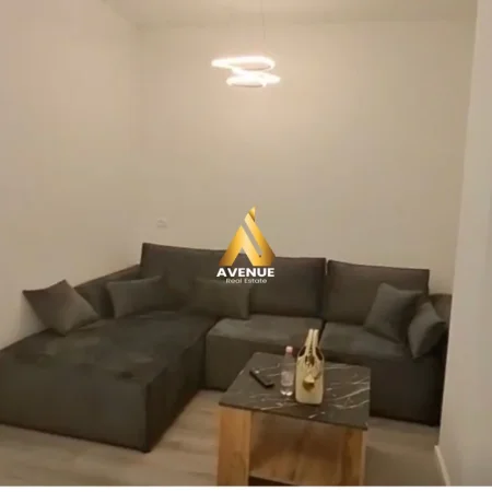 Tirane, jepet me qera apartament 1+1+Ballkon Kati 2, 90 m² 650 € (bulevardi zogu 1)