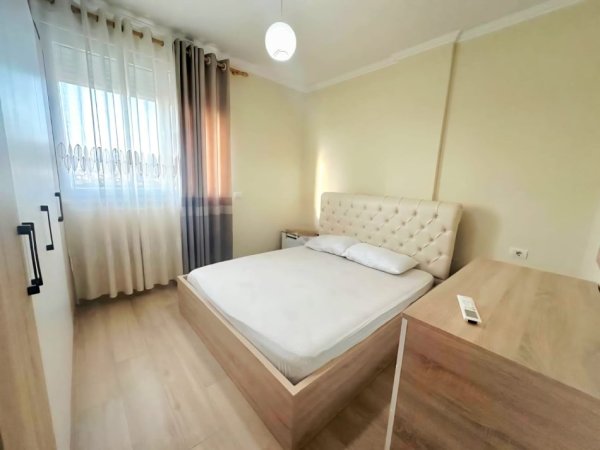 Tirane, jepet me qera apartament 2+1 Kati 8, 100 m²  650€ (don bosko)