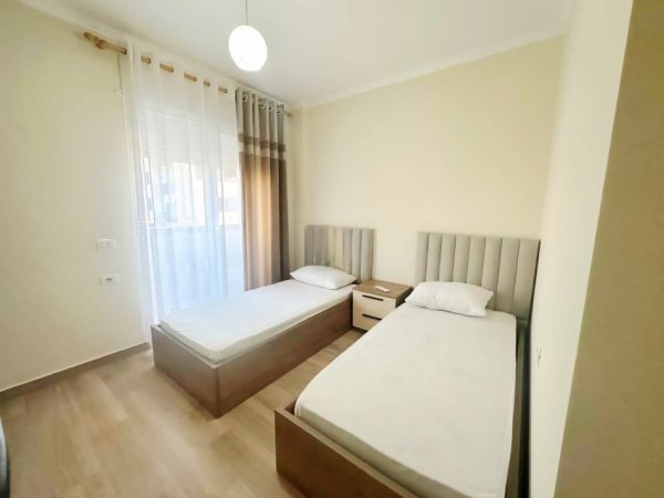 Tirane, jepet me qera apartament 2+1 Kati 8, 100 m²  650€ (don bosko)