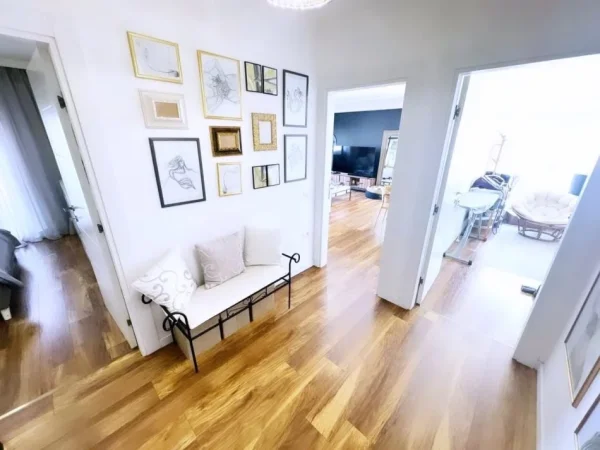 Tirane, shitet apartament 2+1 , 114 m² 250.000 € (sapo kalon Xhamine)