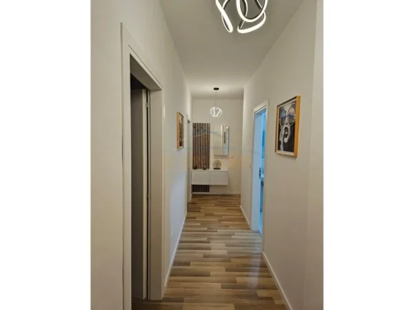 0683487469 Tirane, jepet me qera apartament 2+1 Kati 1, 98 m² 800 € (Ish Tregu Elektirik , Prane Klinikes Gliozheni)