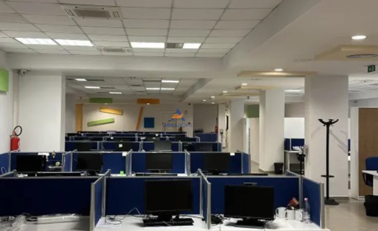 Tirane, jepet me qera ambjent biznesi Kati -1, 1.400 m² (Bulevardi Gjergj Fishta)