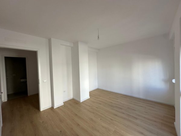 Tirane, jepet me qera Vile Kati 0, 252 m² 1.200 € (Residenca Aba prane Liqenit te Farkes.)