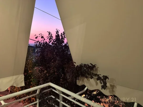 Tirane, jap me qera apartament 3+1+Aneks+Ballkon Kati 1, 122 m² 900 € 