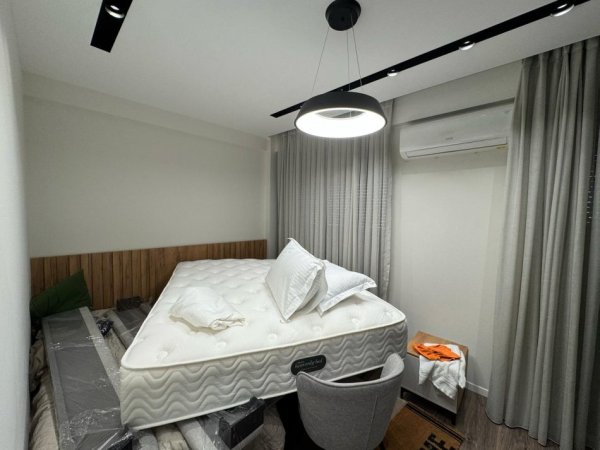 Tirane, jepet me qera apartament 2+1 Kati 5, 146 m² 1.350 € 