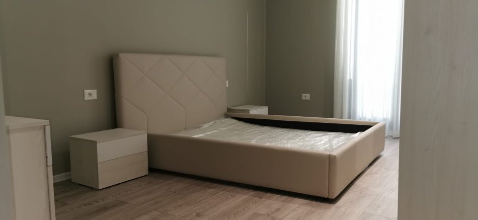 Tirane, jepet me qera apartament 2+1 Kati 4, 120 m² 600 € (rruga kongresi i manastirit)