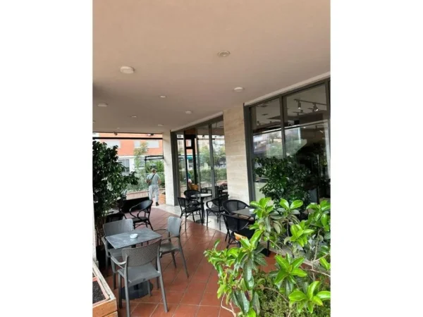 Tirane, jepet me qera bar-resorant Kati 0, 171 m² 2.500 € 