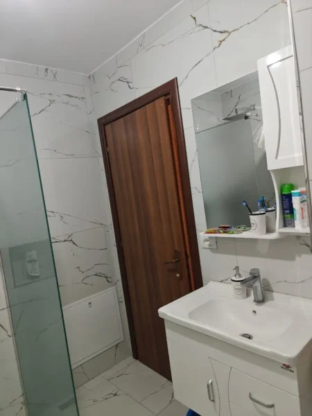 Tirane, jepet me qera apartament 2+1+Aneks+Ballkon Kati 3, 98 m² 620 € (Don Bosko)
