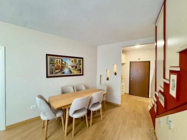 Tirane, jepet me qera apartament duplex Dublex Kati 2, 131 m² 850 € 