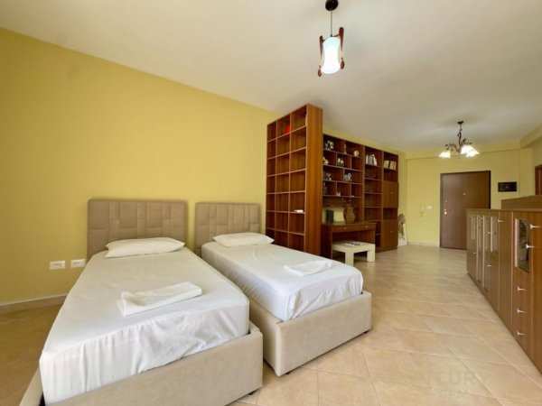 Tirane, jepet me qera apartament duplex Dublex Kati 2, 131 m² 850 € 
