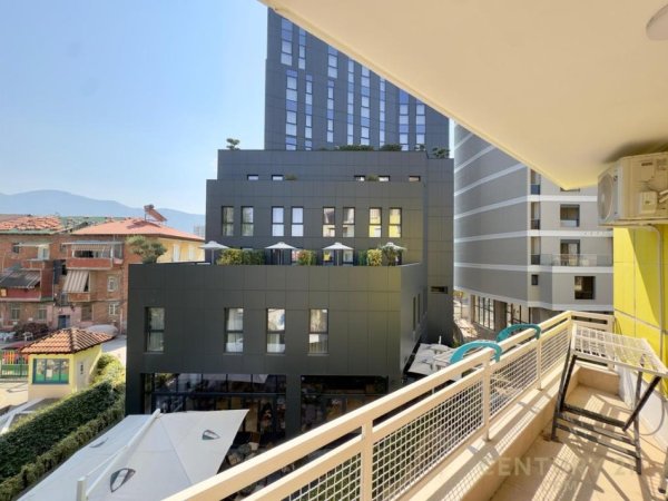 Tirane, jepet me qera apartament duplex Dublex Kati 2, 131 m² 850 € 