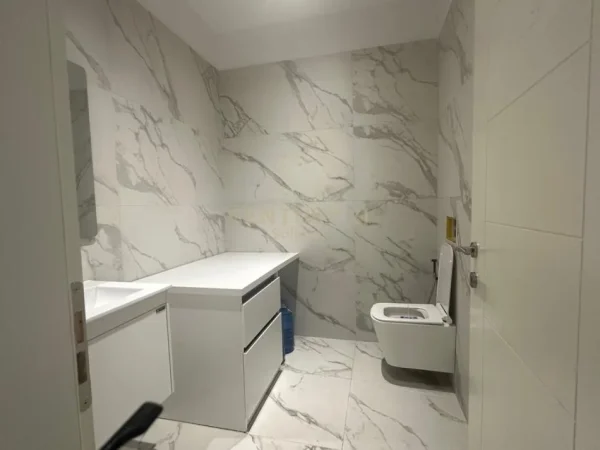 Tirane, jepet me qera Vile 2 Katshe Kati 2, 200 m² 2.500 € 