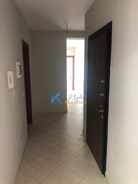 Tirane, jap me qera zyre Kati 7, 107 m² 600 € (Rruga Jordan Misja, pranë kompleksit Gener 2)