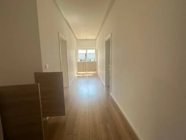Tirane, jepet me qera Vile 2 Katshe Kati 2, 200 m² 2.500 € 
