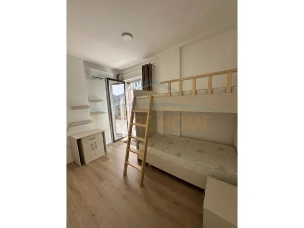 APARTAMENT 2+1 ME QERA, GRAND GALLERY , YZBERISHT