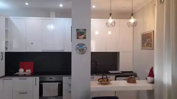 Tirane, jepet me qera apartament 1+1+Ballkon Kati 4, 70 m² 800 € (Myslym Shyri)