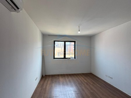Tirane, jepet me qera apartament 1+1 Kati 3, 450 € 