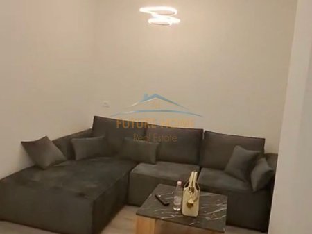 Tirane, jepet me qera apartament 1+1 Kati 2, 65 m² 650 € 