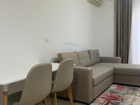 Tirane, jepet me qera apartament 1+1 Kati 2, 70 m² 700 € 