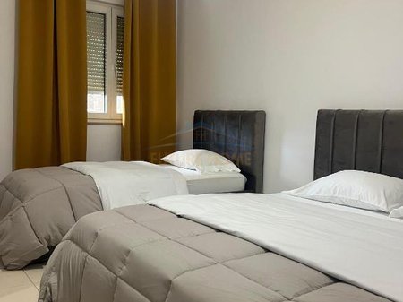 Tirane, jepet me qera apartament 1+1 Kati 2, 70 m² 700 € 