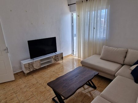 Tirane, jepet me qera apartament 2+1 Kati 4, 78 m² 550 € 