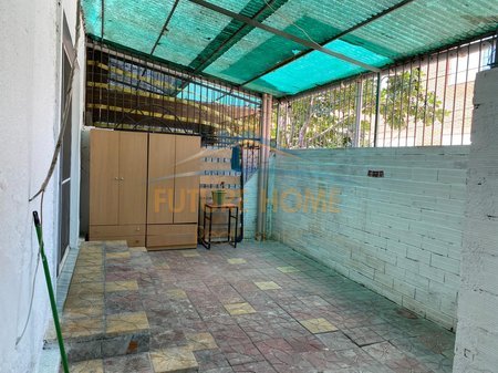 Tirane, shitet garsonier 1+1 Kati 0, 52 m² 75.000 € (QSUT, prane SHISH)