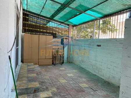 Tirane, shitet garsonier 1+1 Kati 0, 52 m² 75.000 € (QSUT, prane SHISH)