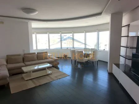 Tirane, jepet me qera apartament 3+1 Kati 4, 180 m² 1.300 € 