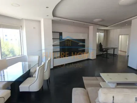 Tirane, jepet me qera apartament 3+1 Kati 4, 180 m² 1.300 € 