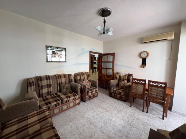 Tirane, jepet me qera apartament 1+1 , 60 m² 450 € 