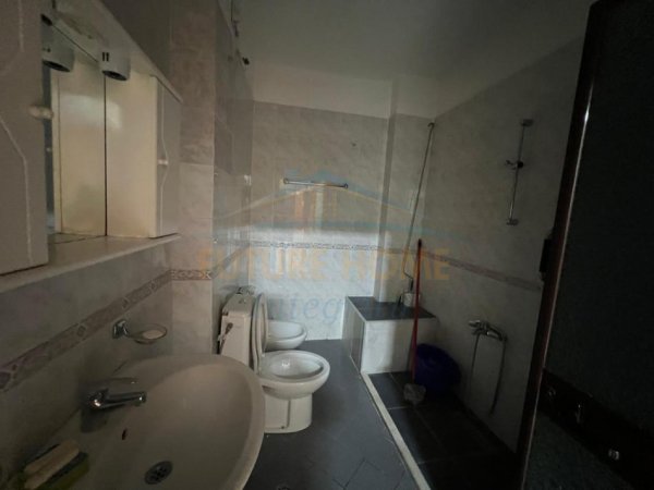 Tirane, jepet me qera apartament 1+1 , 60 m² 450 € 