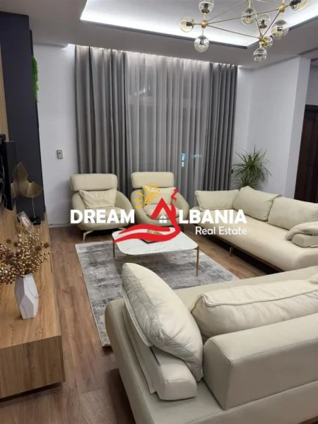 Tirane, jepet me qera apartament Dublex , 150 m² 1.000 € (tek Kristal Center)