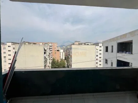 Tirane, jepet me qera apartament 1+1 Kati 9, 70 m² 400 € 
