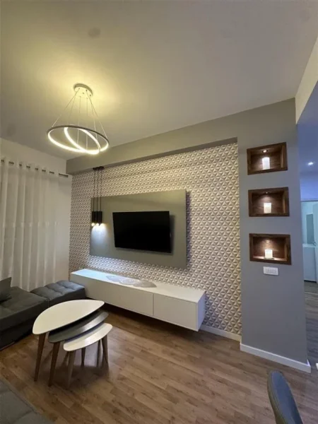 Tirane, jepet me qera apartament 1+1+Ballkon Kati 4, 79 m² 550 € (Ali Demi, Kompleksi Mangalem)