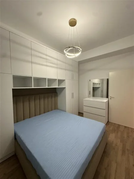 Tirane, jepet me qera apartament 1+1+Ballkon Kati 4, 79 m² 550 € (Ali Demi, Kompleksi Mangalem)
