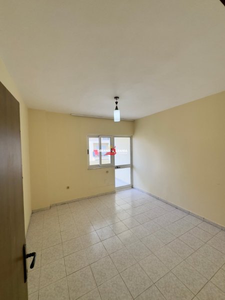 Tirane, jepet me qera apartament 2+1+Ballkon Kati 7, 80 m² 400 € (ne Don Bosko, prane VIVA Market)
