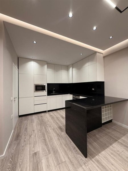 Tirane, jepet me qera apartament 1+1+Ballkon Kati 1, 70 m² 600 € (astir)