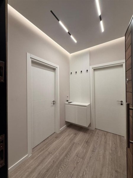 Tirane, jepet me qera apartament 1+1+Ballkon Kati 1, 70 m² 600 € (astir)