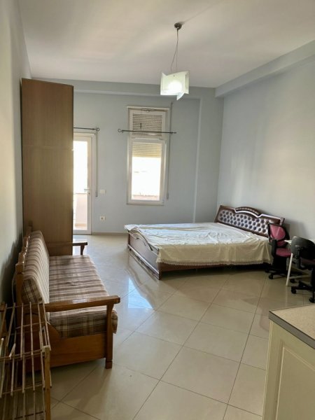 Tirane, jepet me qera garsonier 1+1 Kati 3, 50 m² 350 € (Mine Peza)